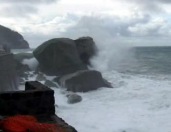 Forte mareggiata sul versante ovest dell’Isola d’Ischia
