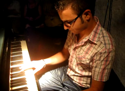 Raffaele Coppa al pianoforte