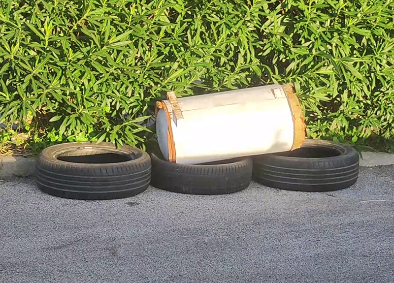 Siamo a Forio, nel parcheggio della Cava dell’Isola.